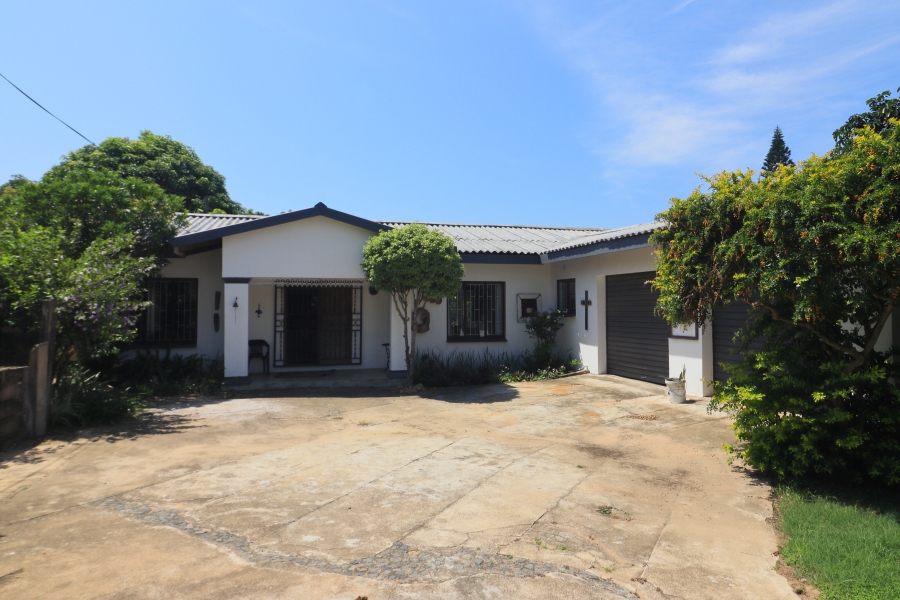 6 Bedroom Property for Sale in Hibberdene KwaZulu-Natal