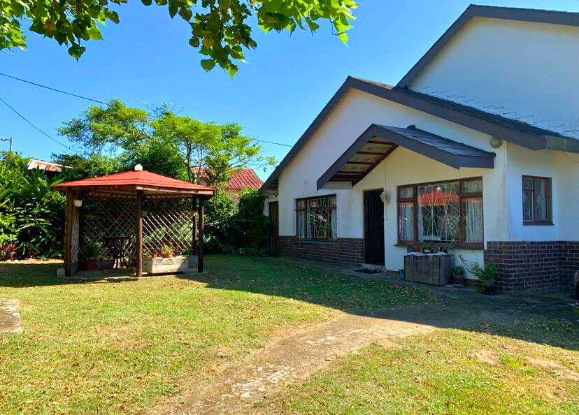 6 Bedroom Property for Sale in Hibberdene KwaZulu-Natal