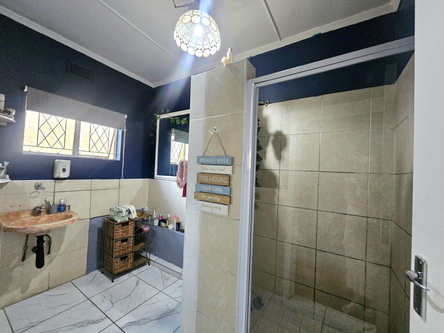 To Let 3 Bedroom Property for Rent in Brighton Beach KwaZulu-Natal