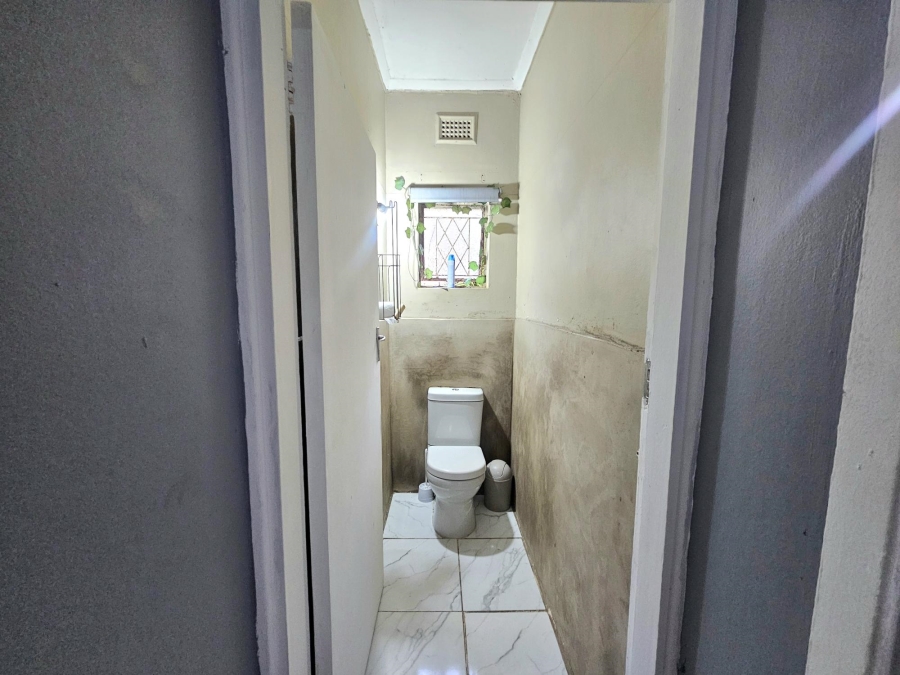 To Let 3 Bedroom Property for Rent in Brighton Beach KwaZulu-Natal