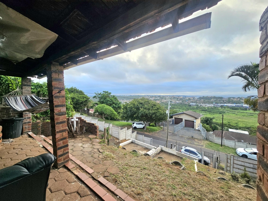 To Let 3 Bedroom Property for Rent in Brighton Beach KwaZulu-Natal