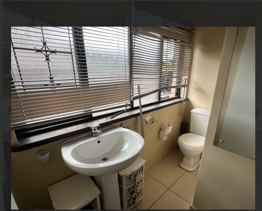 7 Bedroom Property for Sale in Herrwood Park KwaZulu-Natal