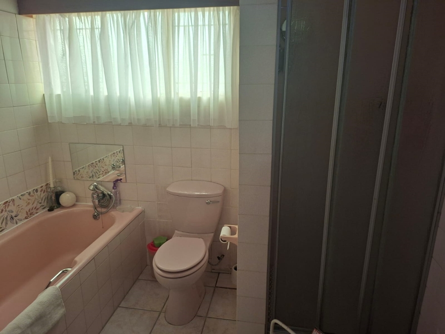 3 Bedroom Property for Sale in Aviary Hill KwaZulu-Natal