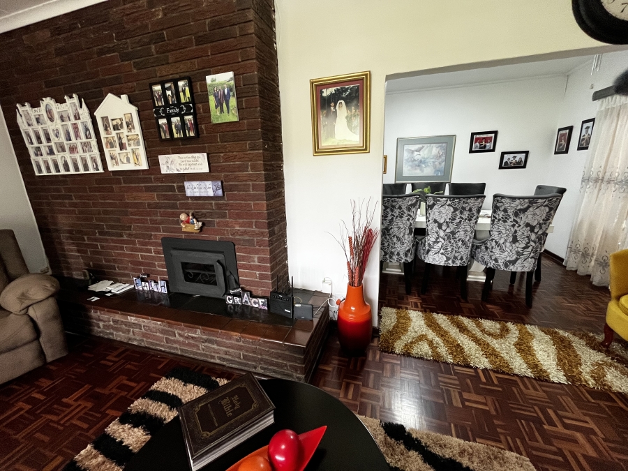 3 Bedroom Property for Sale in Scottsville KwaZulu-Natal