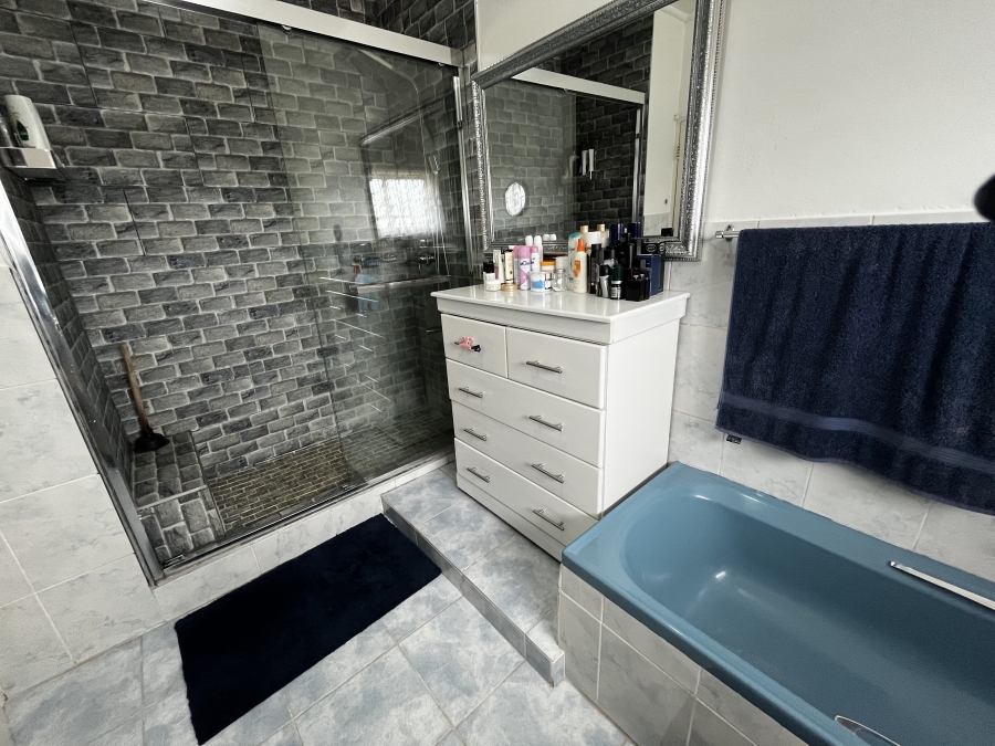 3 Bedroom Property for Sale in Scottsville KwaZulu-Natal