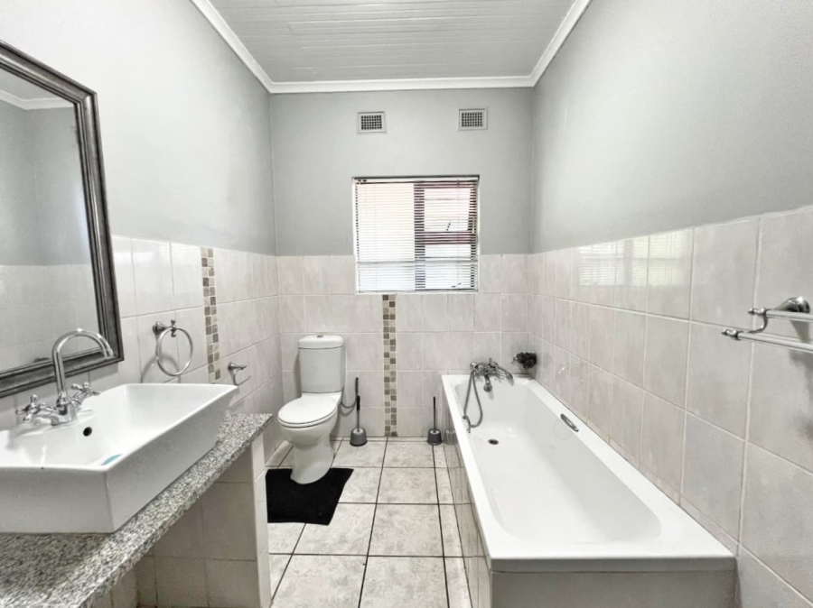 4 Bedroom Property for Sale in Meer En See KwaZulu-Natal