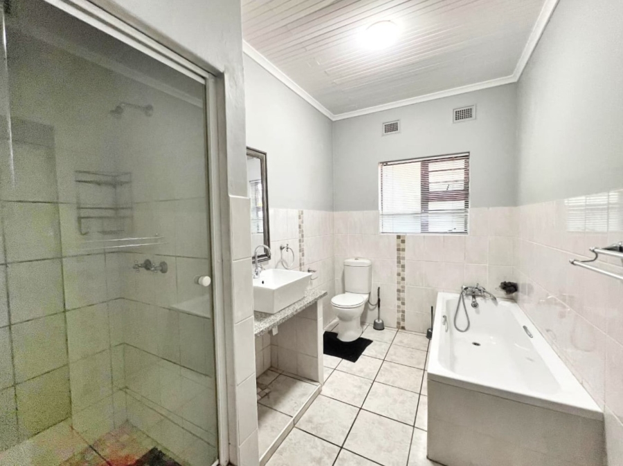 4 Bedroom Property for Sale in Meer En See KwaZulu-Natal