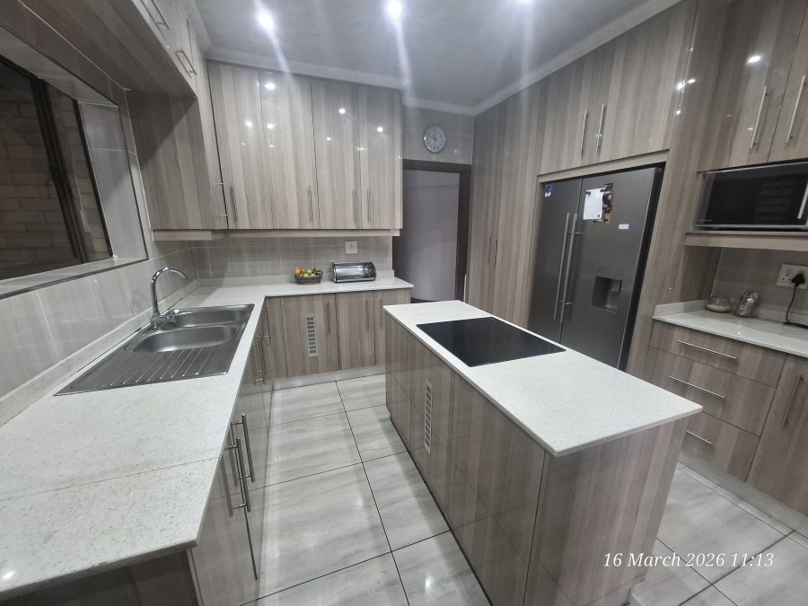 3 Bedroom Property for Sale in Newcastle KwaZulu-Natal