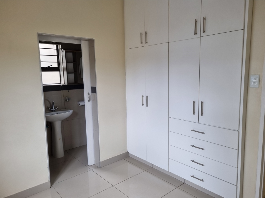 2 Bedroom Property for Sale in Glen Anil KwaZulu-Natal