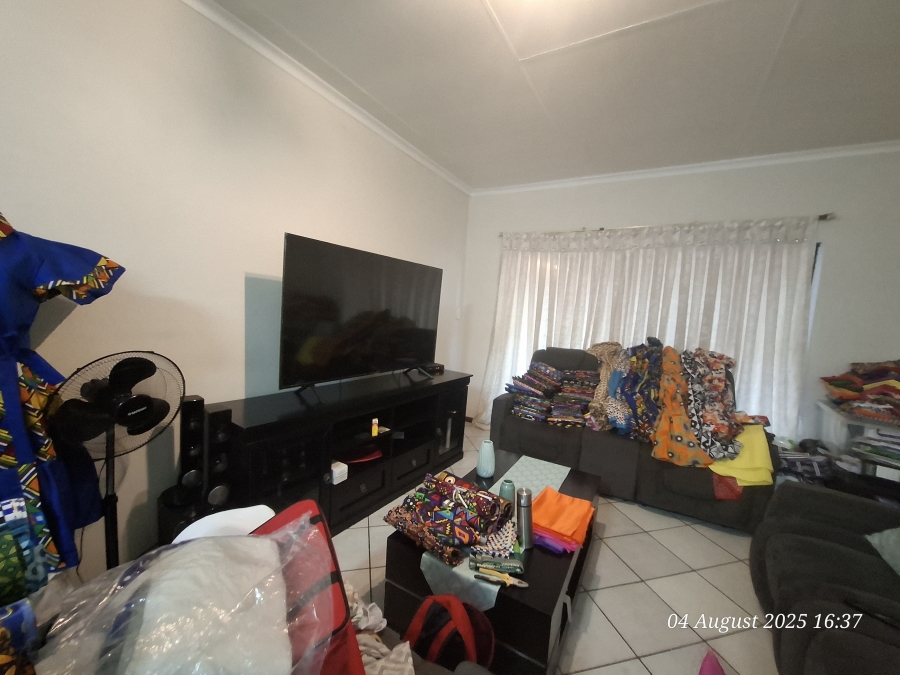 2 Bedroom Property for Sale in Sunnyridge KwaZulu-Natal