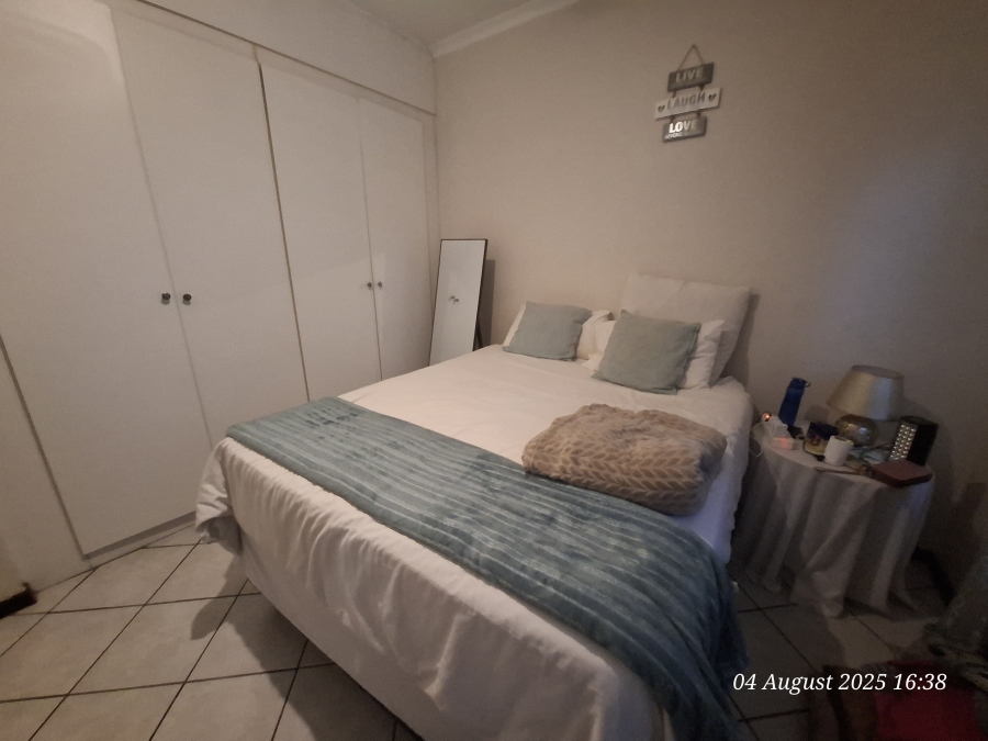 2 Bedroom Property for Sale in Sunnyridge KwaZulu-Natal