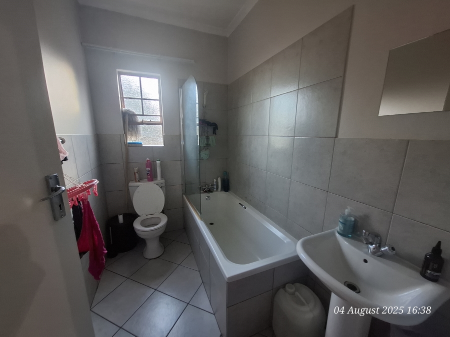 2 Bedroom Property for Sale in Sunnyridge KwaZulu-Natal