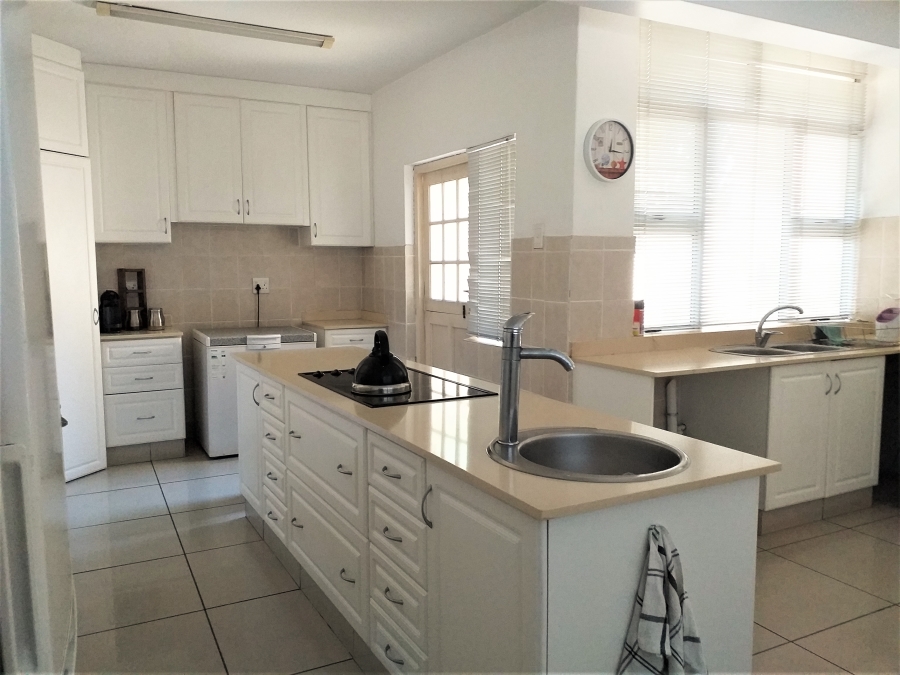 To Let 3 Bedroom Property for Rent in Athlone Park KwaZulu-Natal