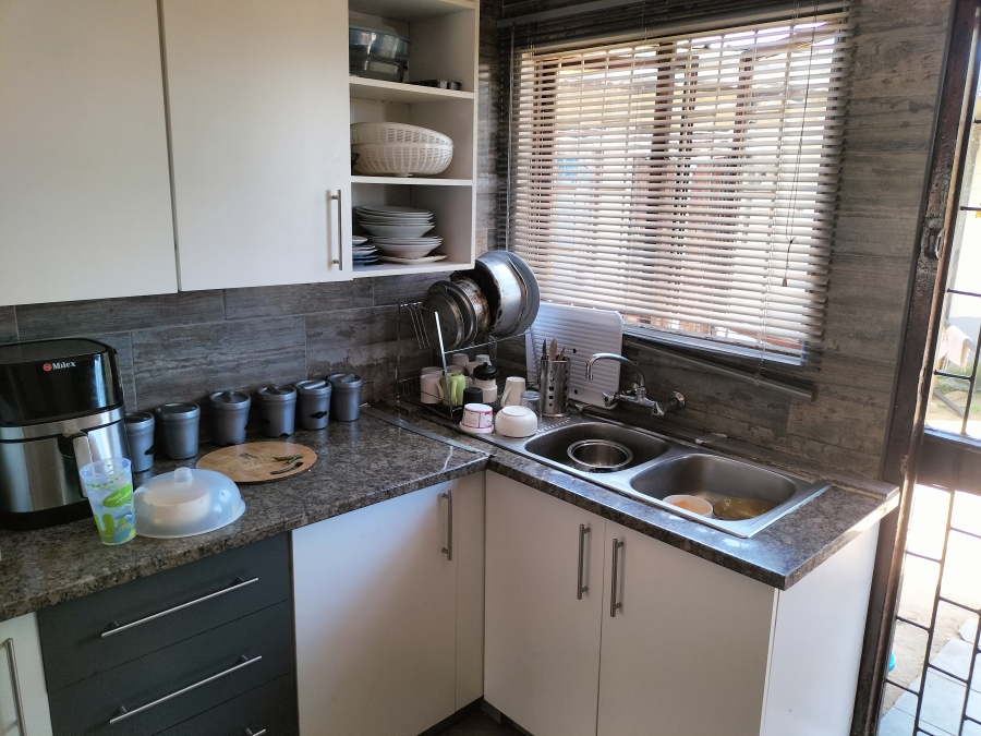 5 Bedroom Property for Sale in Copesville KwaZulu-Natal