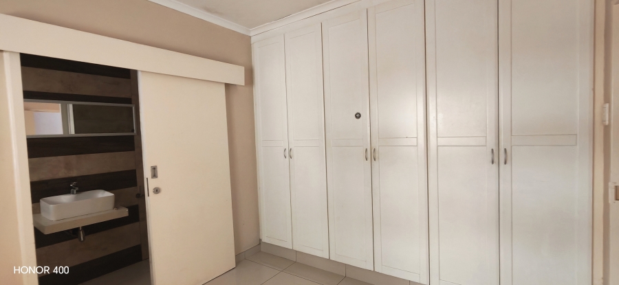 To Let 1 Bedroom Property for Rent in Umhlanga Ridge KwaZulu-Natal