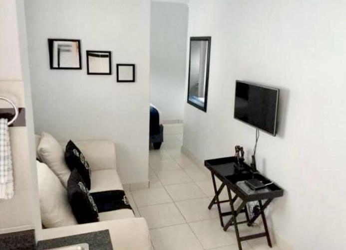 To Let 1 Bedroom Property for Rent in Umhlanga KwaZulu-Natal