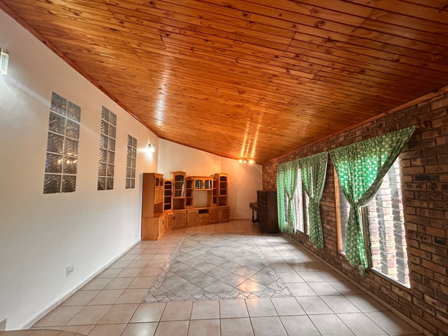 4 Bedroom Property for Sale in Meer En See KwaZulu-Natal