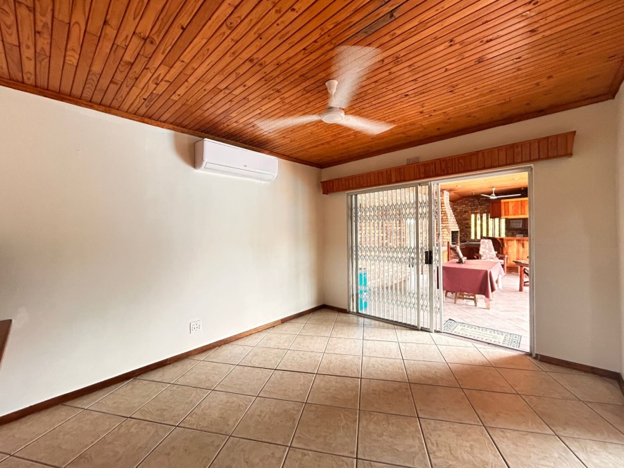 4 Bedroom Property for Sale in Meer En See KwaZulu-Natal