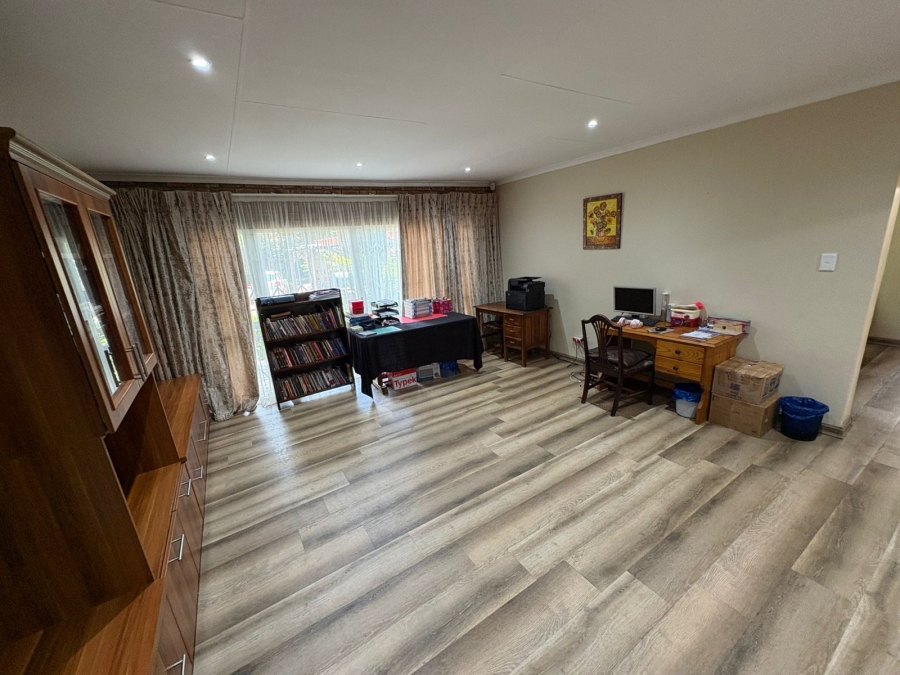 3 Bedroom Property for Sale in Pioneer Park KwaZulu-Natal