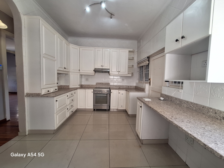 6 Bedroom Property for Sale in Glenmore KwaZulu-Natal