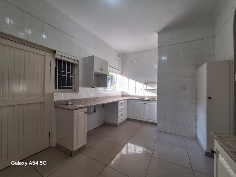 6 Bedroom Property for Sale in Glenmore KwaZulu-Natal