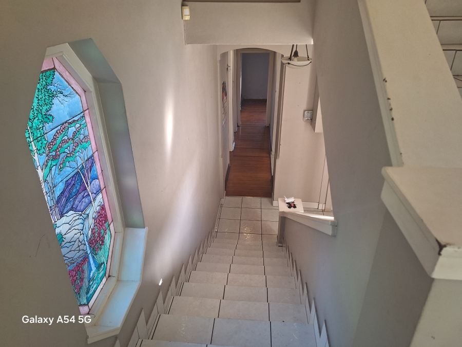 6 Bedroom Property for Sale in Glenmore KwaZulu-Natal