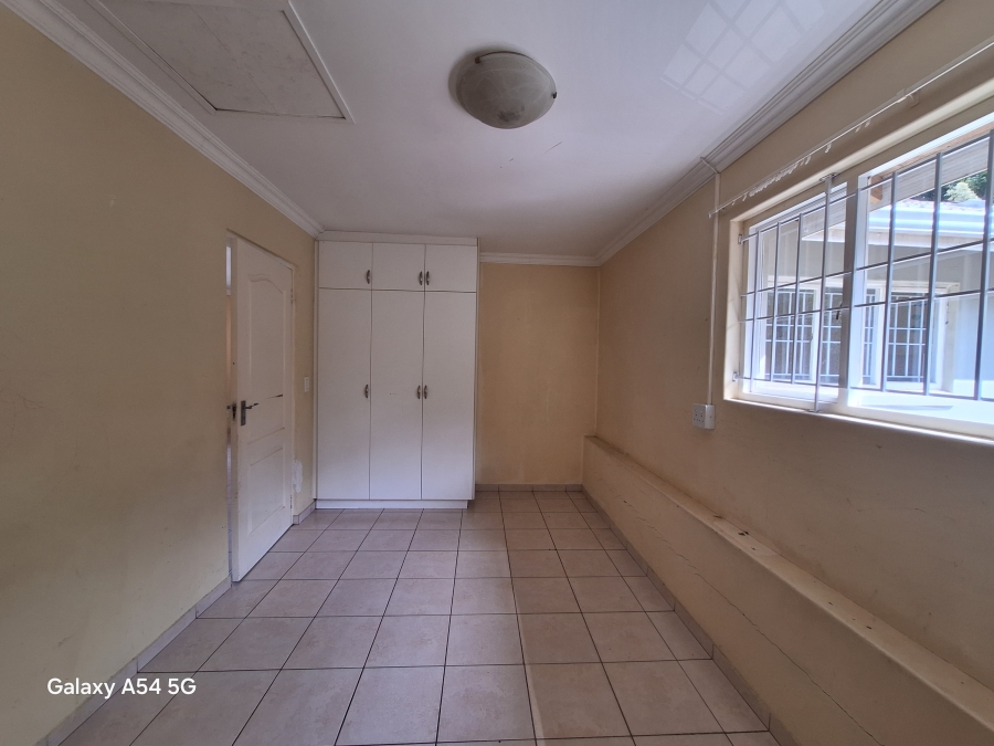 6 Bedroom Property for Sale in Glenmore KwaZulu-Natal