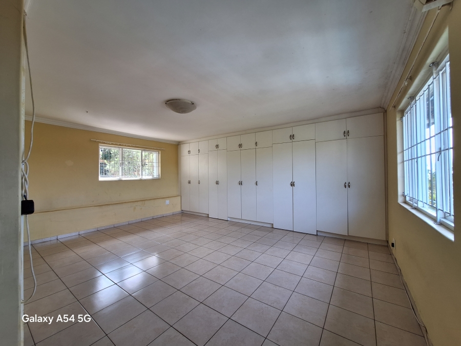 6 Bedroom Property for Sale in Glenmore KwaZulu-Natal