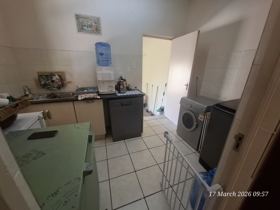 To Let 3 Bedroom Property for Rent in Aviary Hill KwaZulu-Natal