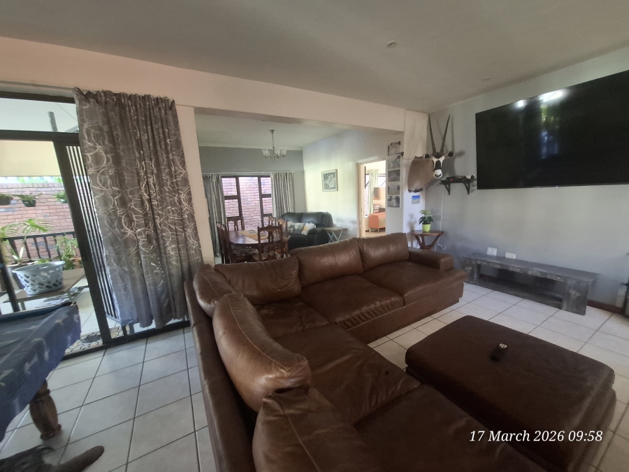 To Let 3 Bedroom Property for Rent in Aviary Hill KwaZulu-Natal
