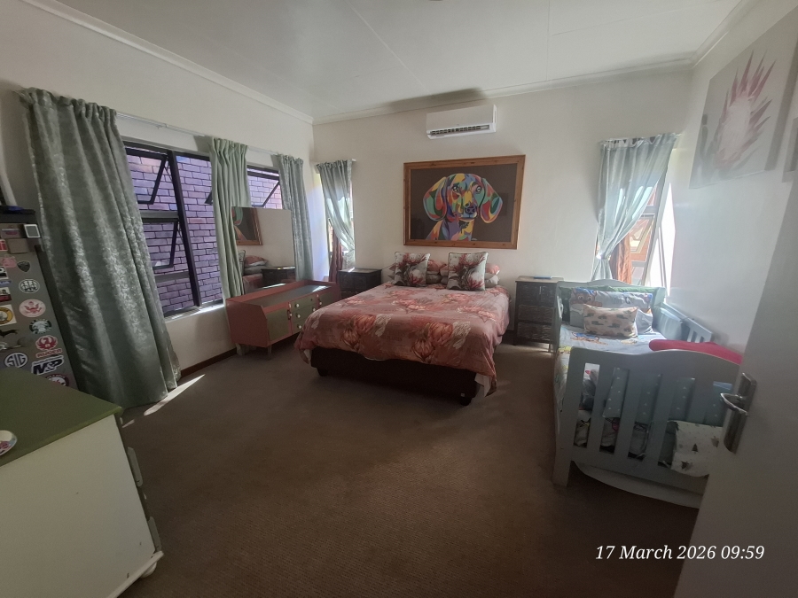 To Let 3 Bedroom Property for Rent in Aviary Hill KwaZulu-Natal