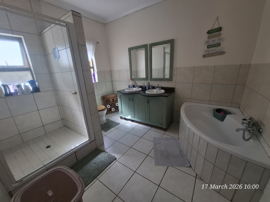 To Let 3 Bedroom Property for Rent in Aviary Hill KwaZulu-Natal