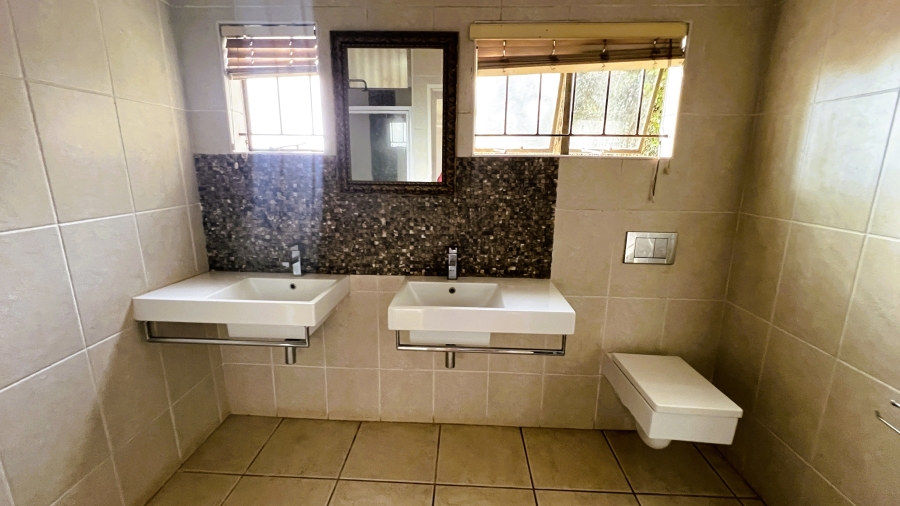 4 Bedroom Property for Sale in Panorama KwaZulu-Natal