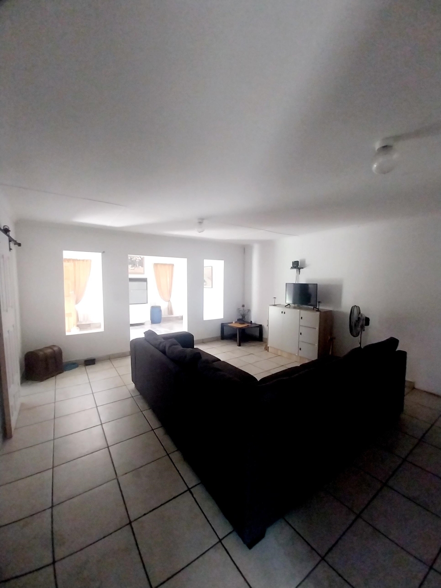 6 Bedroom Property for Sale in Uvongo KwaZulu-Natal