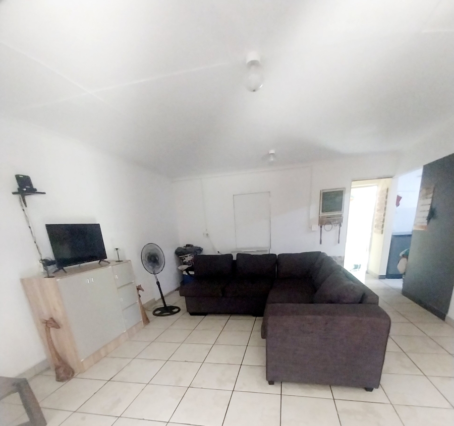 6 Bedroom Property for Sale in Uvongo KwaZulu-Natal