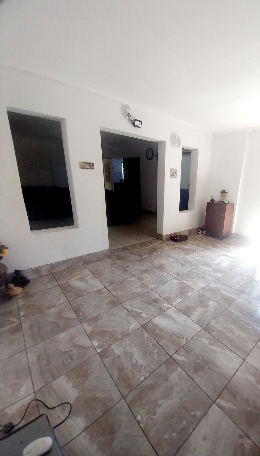 6 Bedroom Property for Sale in Uvongo KwaZulu-Natal