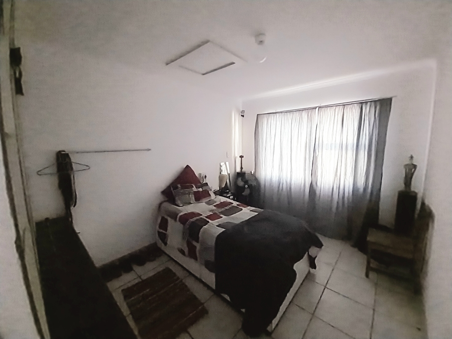 6 Bedroom Property for Sale in Uvongo KwaZulu-Natal