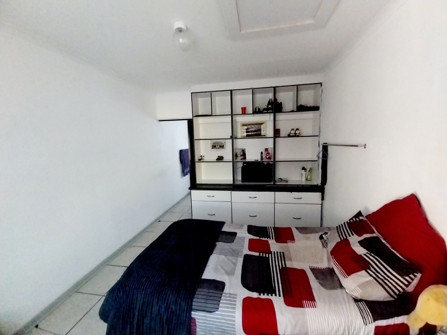 6 Bedroom Property for Sale in Uvongo KwaZulu-Natal