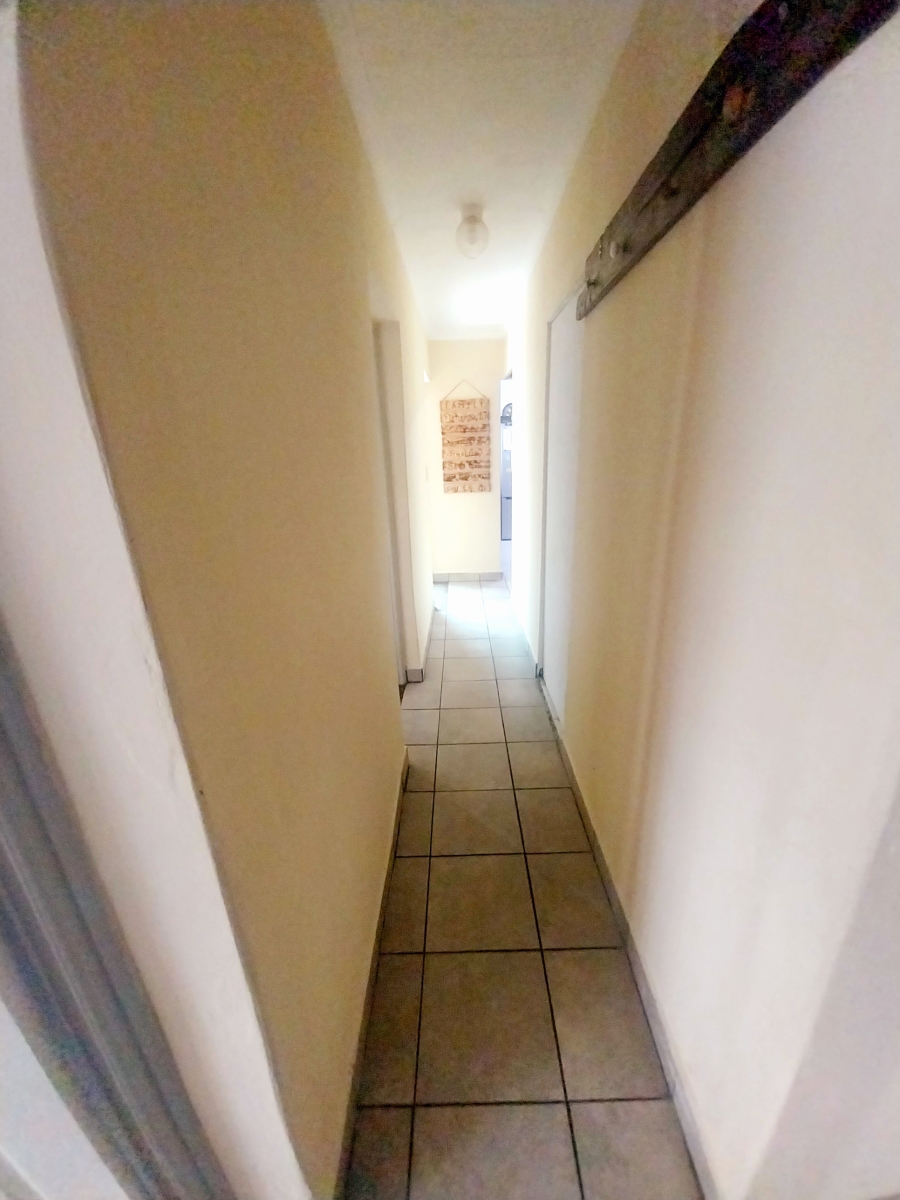 6 Bedroom Property for Sale in Uvongo KwaZulu-Natal