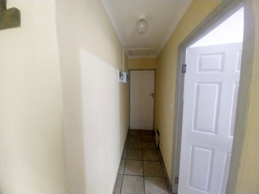 6 Bedroom Property for Sale in Uvongo KwaZulu-Natal