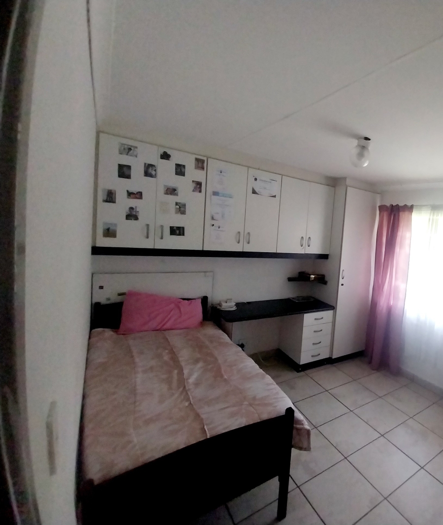 6 Bedroom Property for Sale in Uvongo KwaZulu-Natal