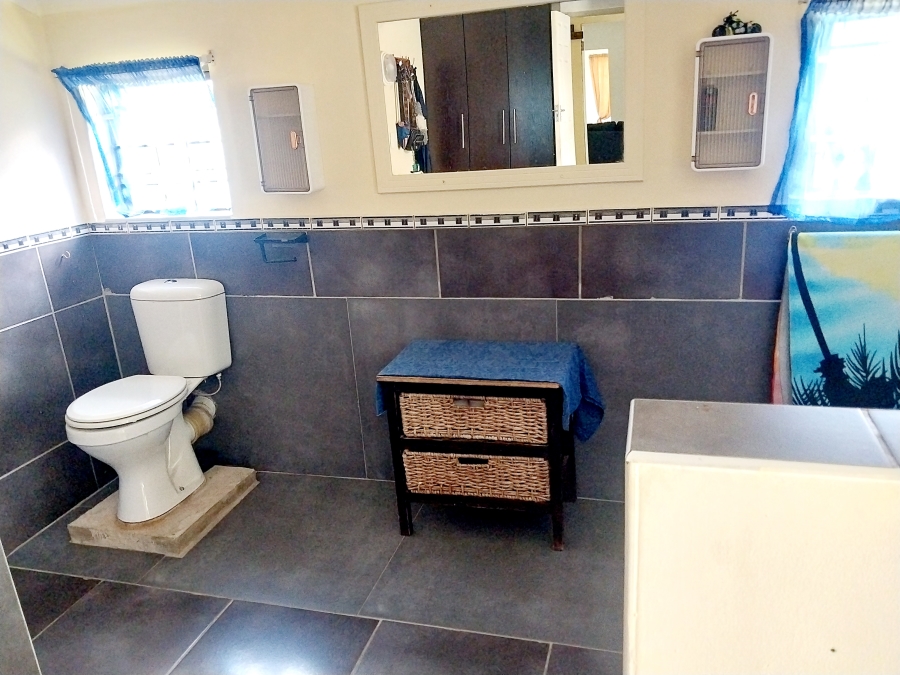 6 Bedroom Property for Sale in Uvongo KwaZulu-Natal