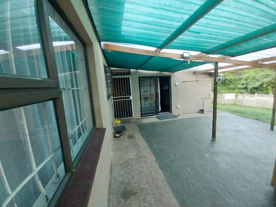 6 Bedroom Property for Sale in Uvongo KwaZulu-Natal