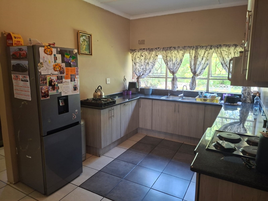 4 Bedroom Property for Sale in Schuinshoogte KwaZulu-Natal