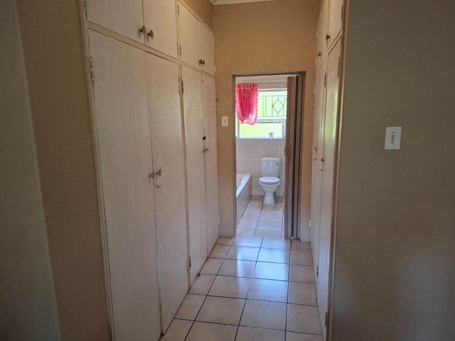 4 Bedroom Property for Sale in Schuinshoogte KwaZulu-Natal