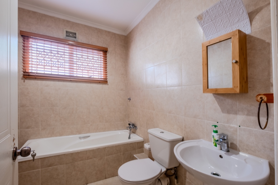 3 Bedroom Property for Sale in Broadlands KwaZulu-Natal