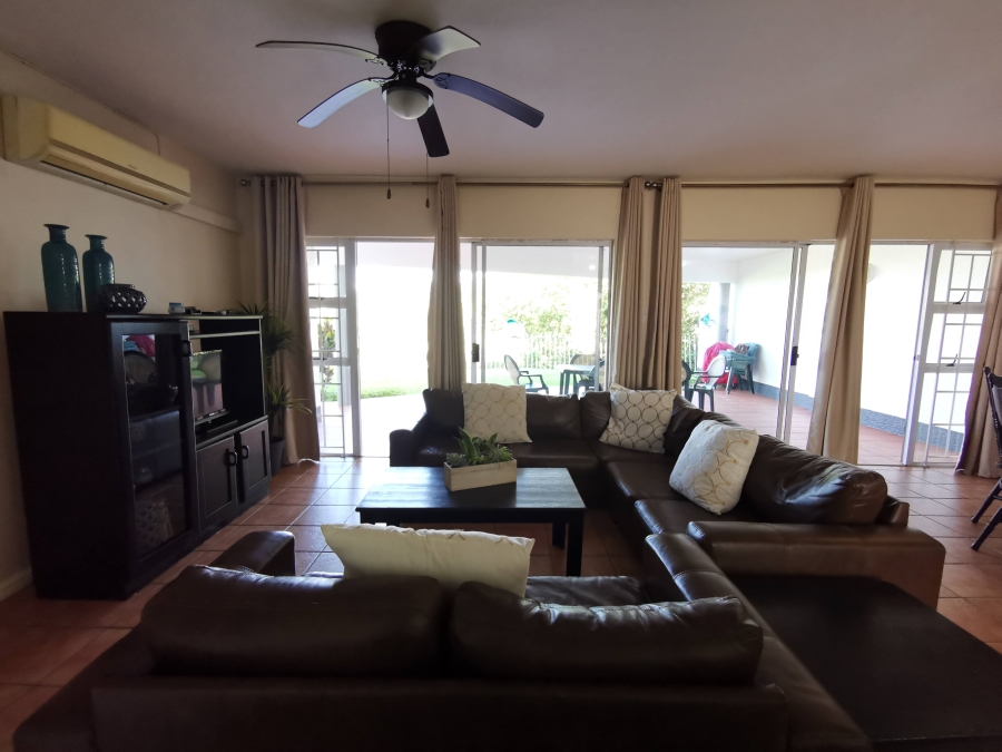 To Let 3 Bedroom Property for Rent in Thompsons Bay KwaZulu-Natal
