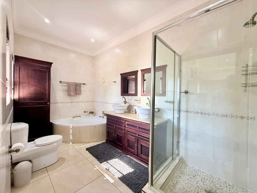 6 Bedroom Property for Sale in Mtunzini KwaZulu-Natal