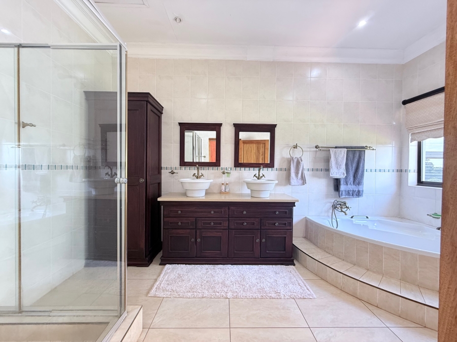 6 Bedroom Property for Sale in Mtunzini KwaZulu-Natal