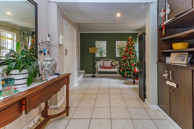 5 Bedroom Property for Sale in Dawncliffe KwaZulu-Natal